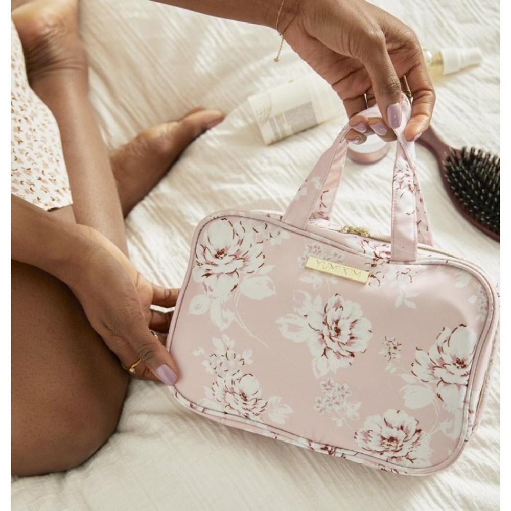 Floral Travel case ✈️